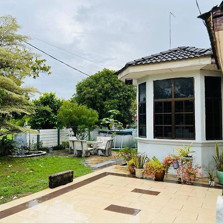 Pulai Field Aa Homestay Kangar Exterior photo
